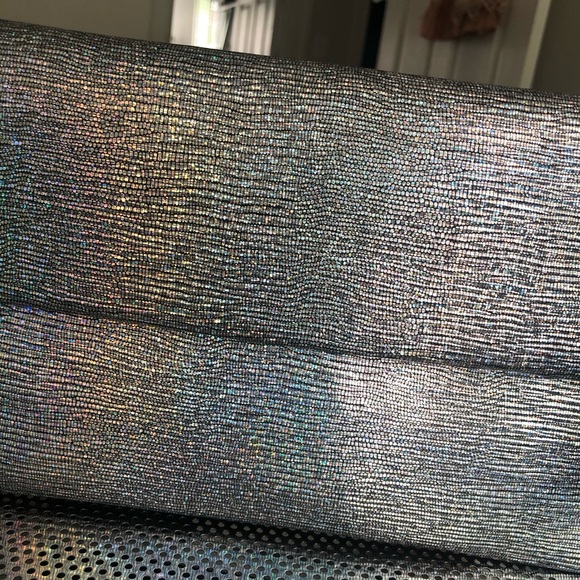 Silver holographic clutch - Picture 2 of 8